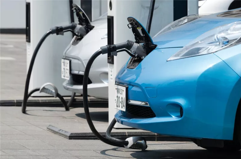 How far can a battery-powered vehicle drive on a single charge?