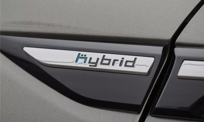 2023 Citroen C5 X Plug-in Hybrid: A stylish and spacious sedan with a twist