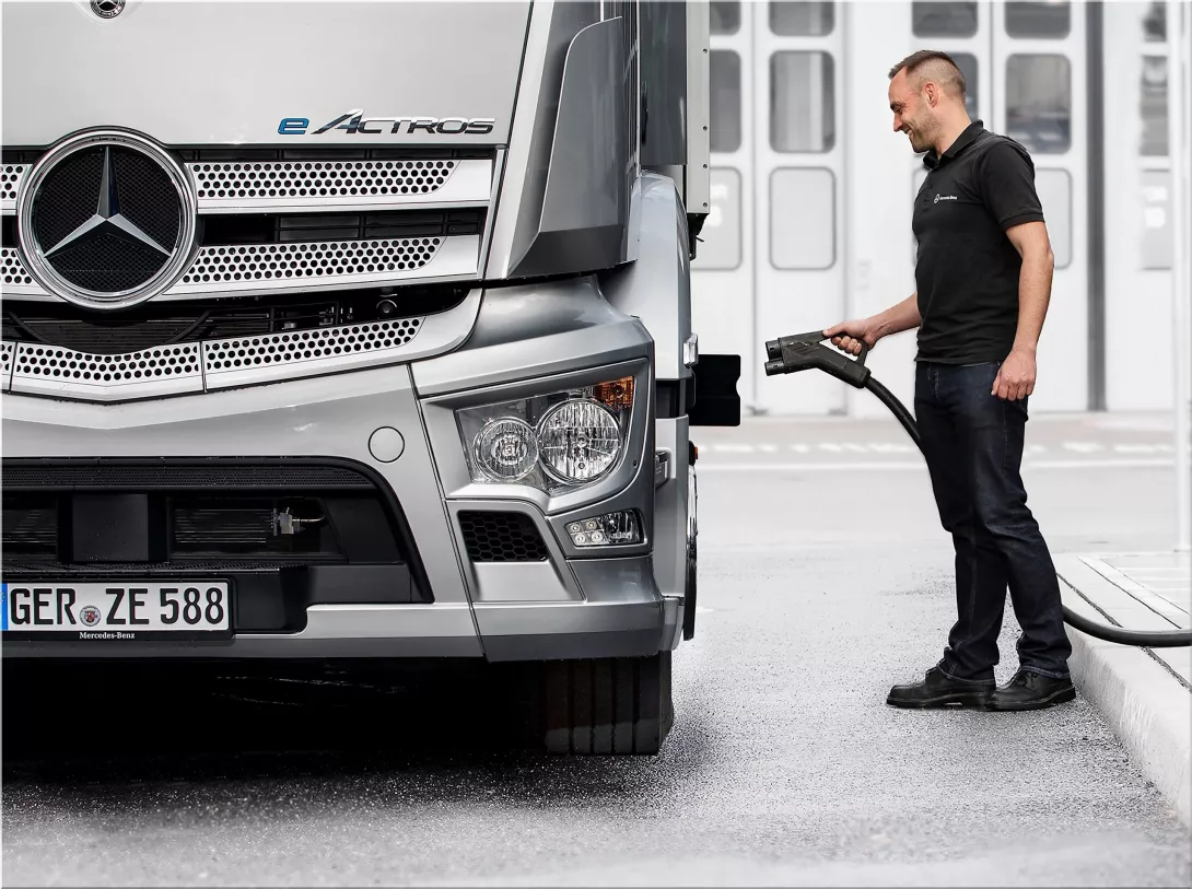 Mercedes-Benz Trucks & Alpitronic