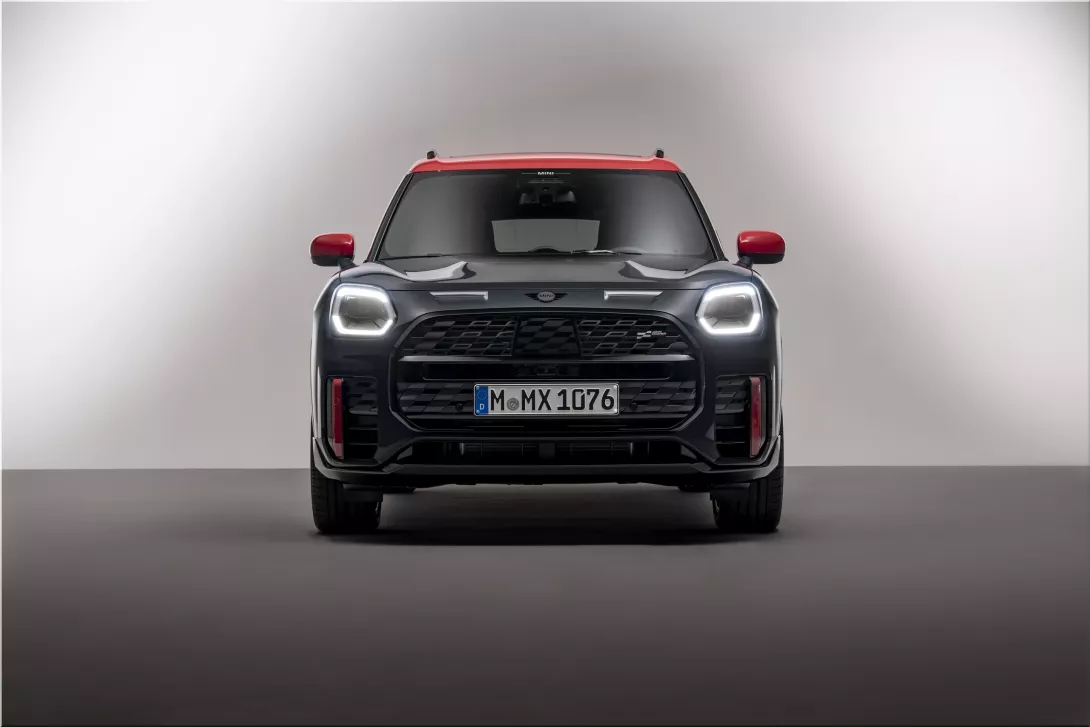 The new MINI John Cooper Works Countryman: A powerful and spacious crossover